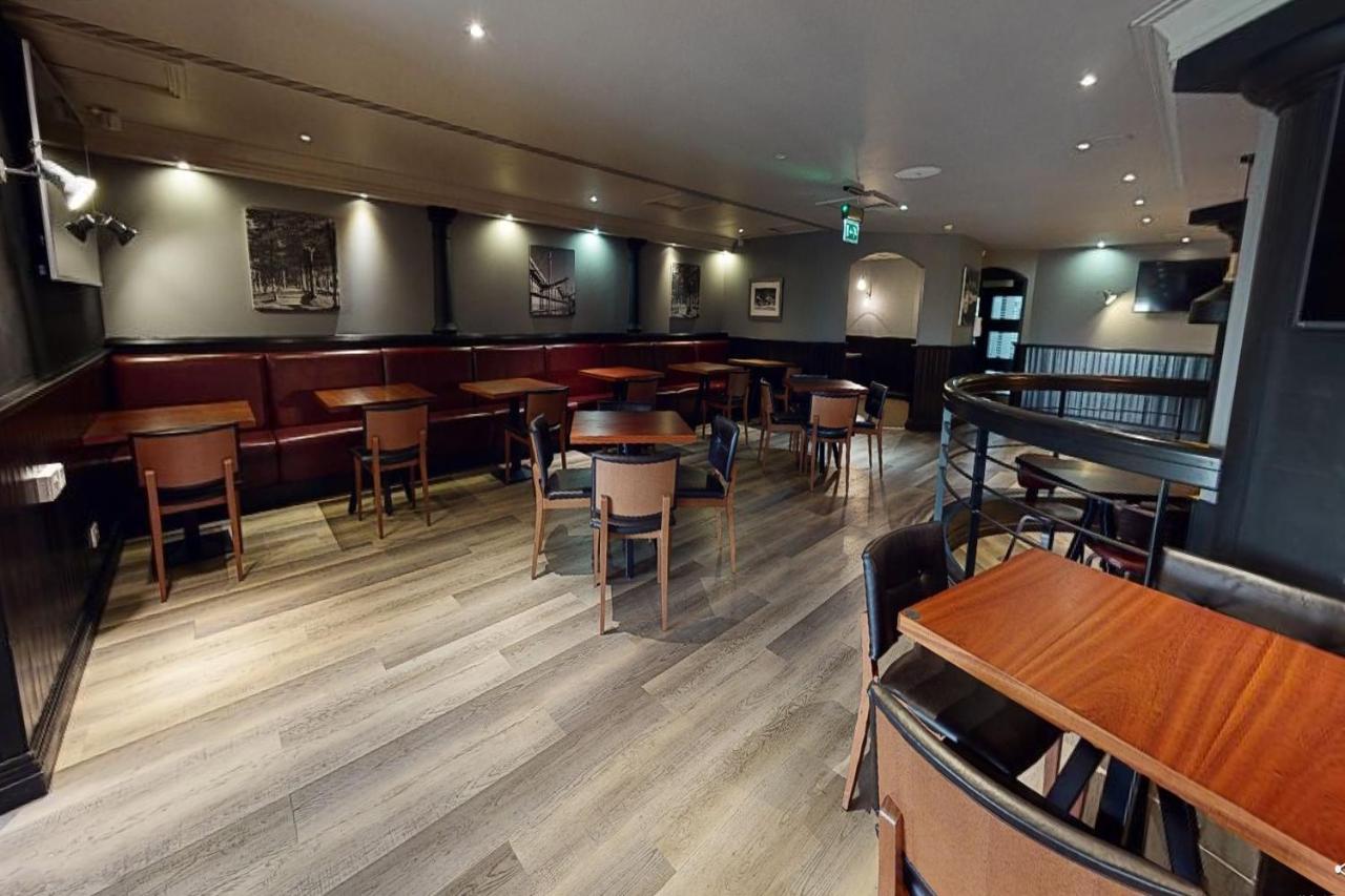 Village Hotel Swindon Exterior foto